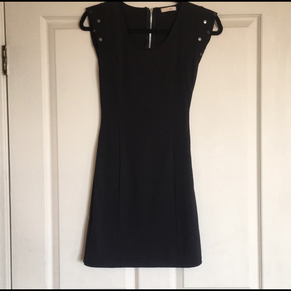 FAVE DRESS